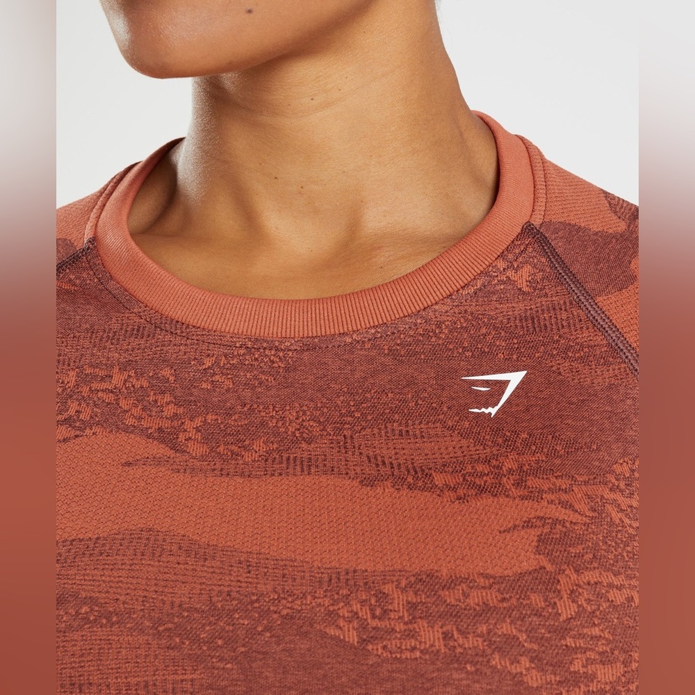 Gymshark size Xl ADAPT CAMO SEAMLESS LACE UP BACK TOP🧡